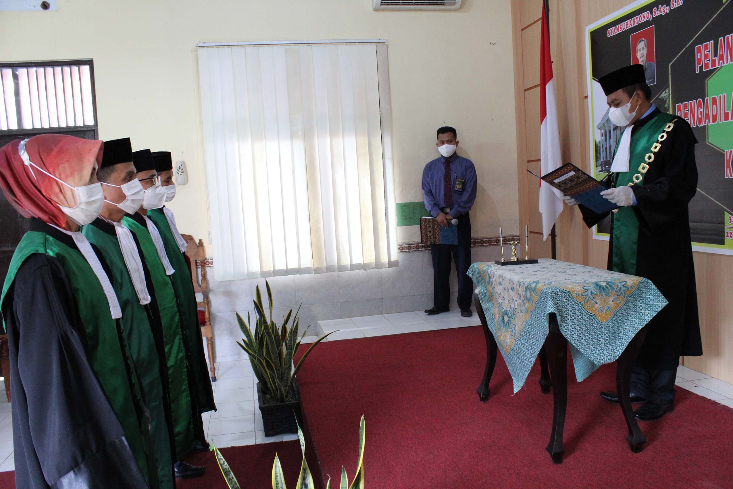 Lantik 4 Hakim 2