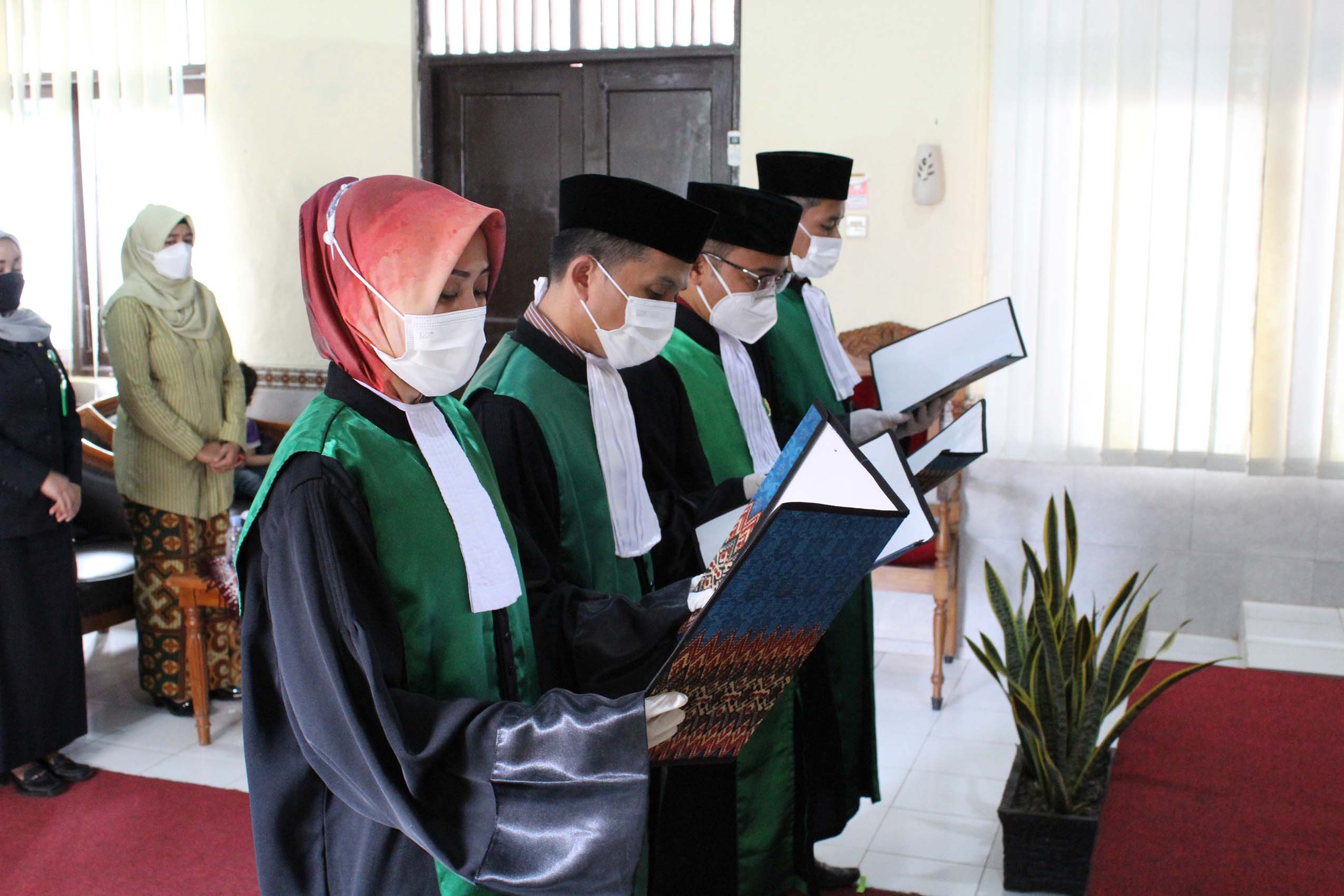 Lantik 4 Hakim 3