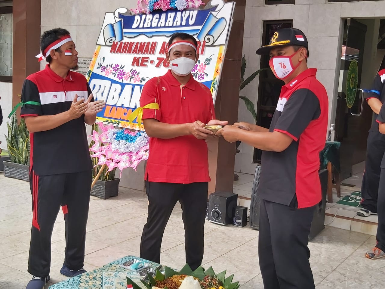 Foto_Potong_Tumpeng.jpeg