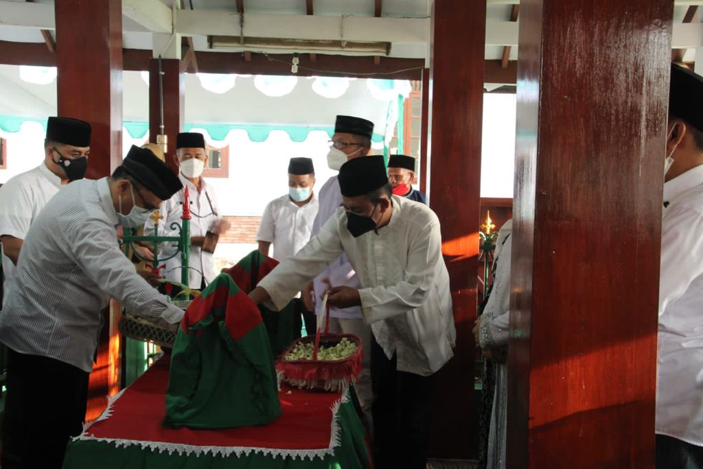 Ziarah P Mandurorejo 1