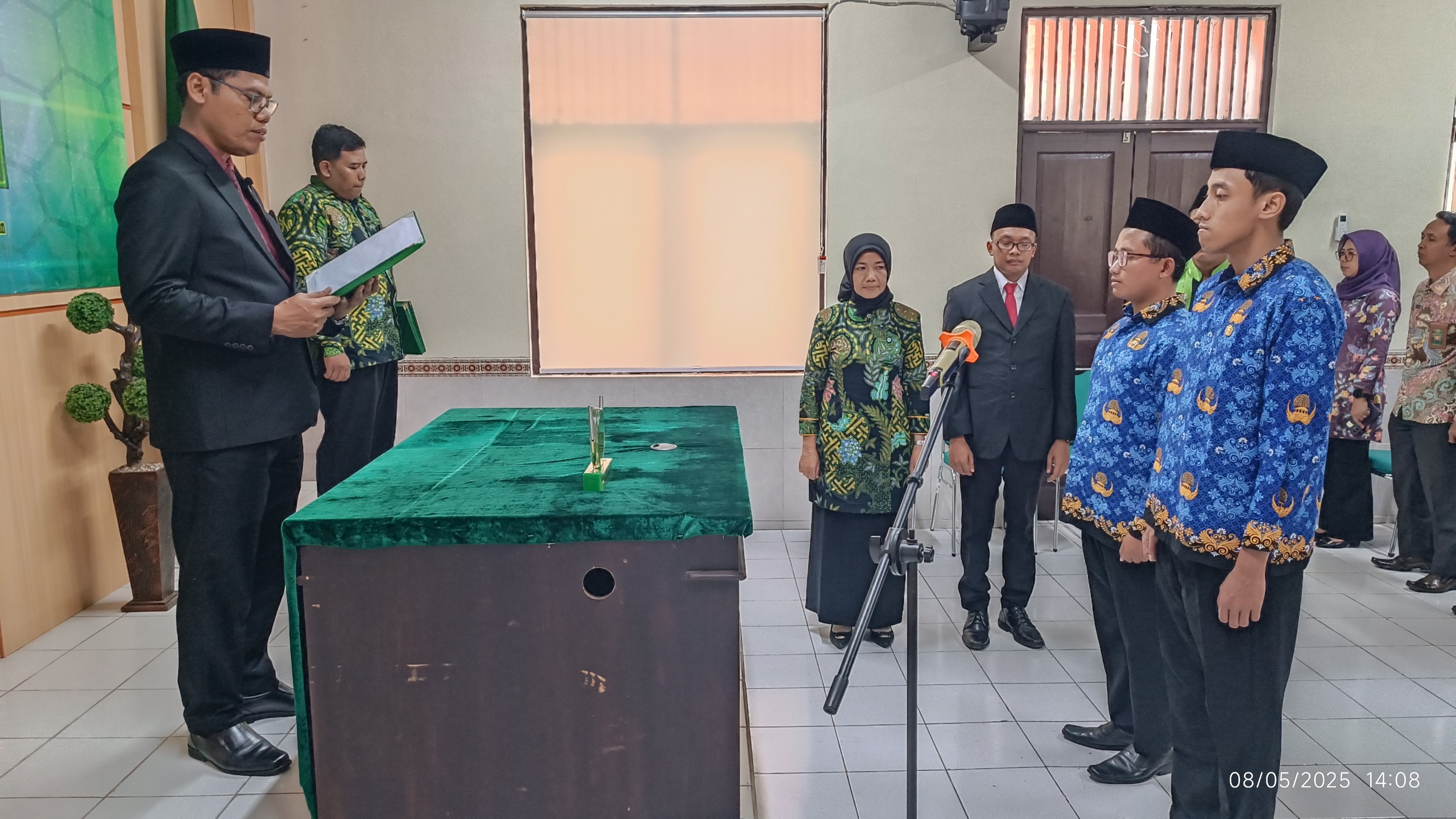 Sumpah PNS Ah Hen 2
